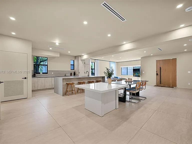 4721 NW 6th Ave — Photo 19