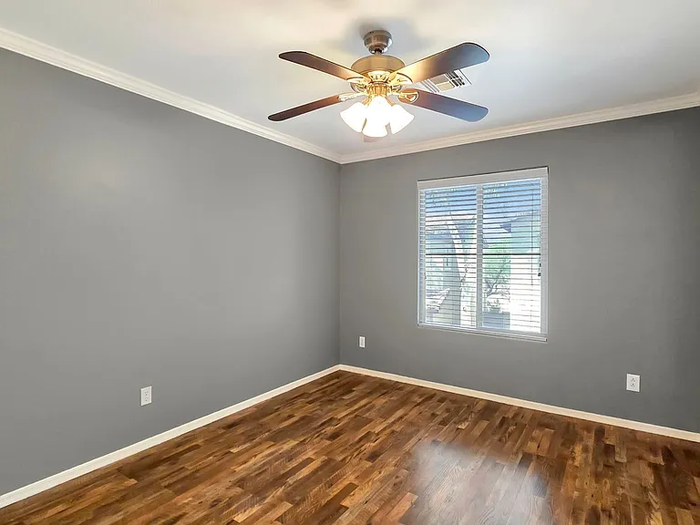 2942 N Evergreen St — Photo 20