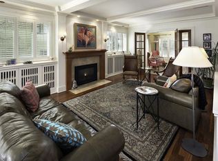 2433 Irving Ave S, Minneapolis, MN 55405