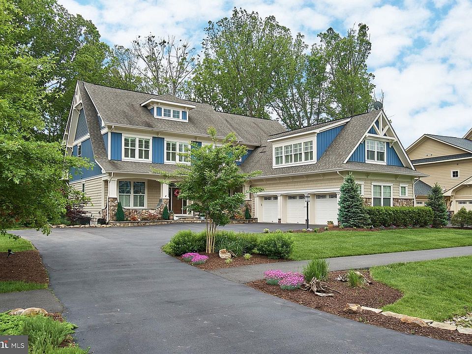 1st image of 8432 Bearhurst Dr