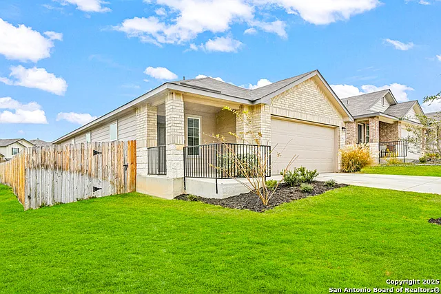 3 bed, 2.0 bath, 1485 sqft, $1,900 — Photo 3