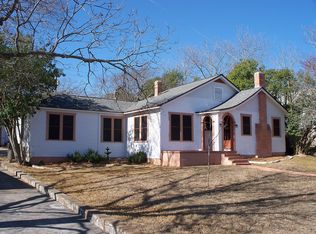 927 Wheless Ave, Kerrville, TX 78028