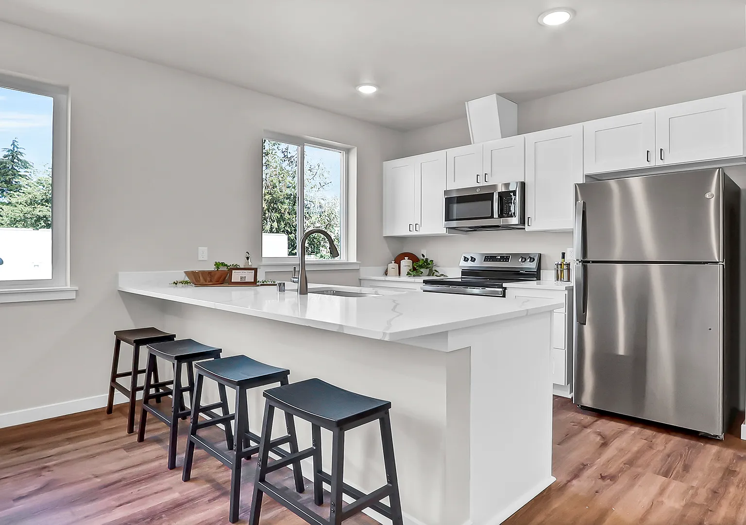 2 bed, 890 sqft, $2,095 — Photo 1