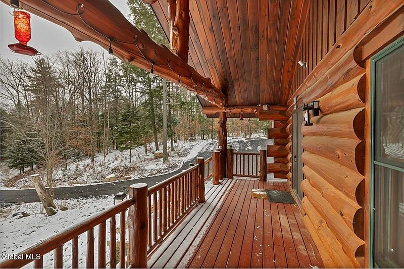 5th image of 465 Barlow Road