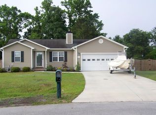 207 Concord Ln, Richlands, NC 28574
