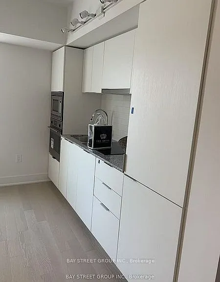 955 Bay St #2006 — Photo 7
