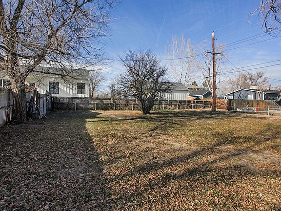 3rd image of 213 Roosevelt Ave