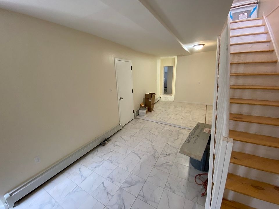 1st image of 39-43 Crescent St #1