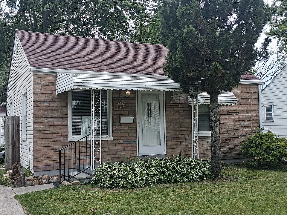 1st image of 21947-1 Elroy Ave