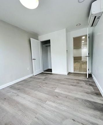 5th image of 8613 18th Ave