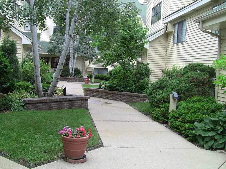 7601 Edinborough Way #6202 — Photo 4