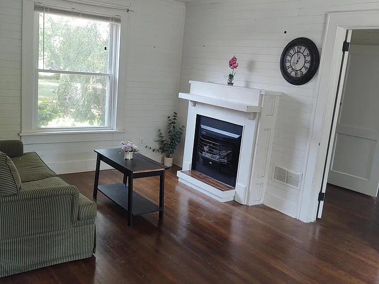 400 Wiley Ave #C — Photo 1