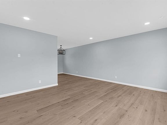 4th image of 2723 Lakeport Dr