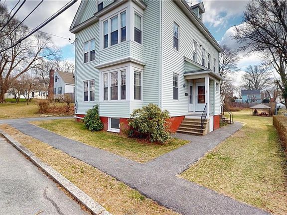5th image of 14 Wilson Ave E