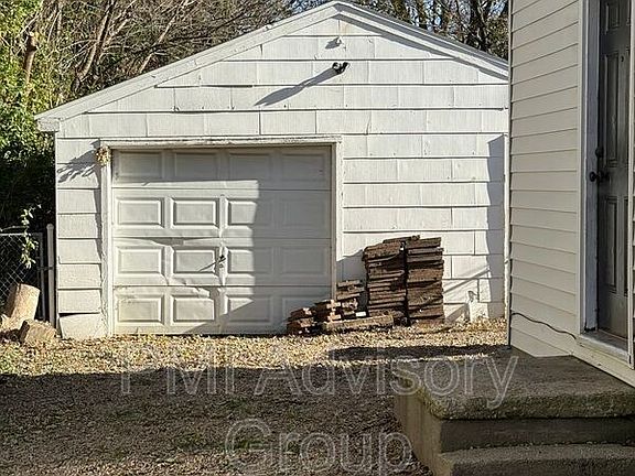 2nd image of 3308 SE Ohio Ave
