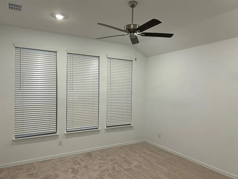 2513 Birchcrest Dr — Photo 10