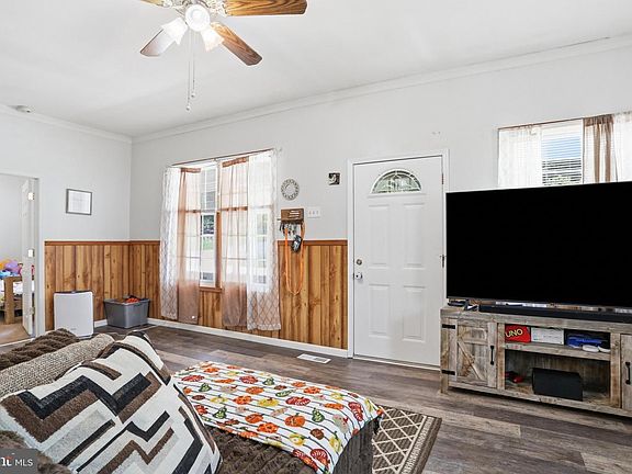 4th image of 63 Great Oak Ln