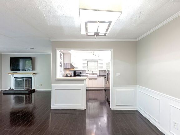 3rd image of 309 Countryside Pl SE