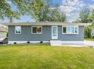 223 26th Ave SW, Cedar Rapids, IA 52404