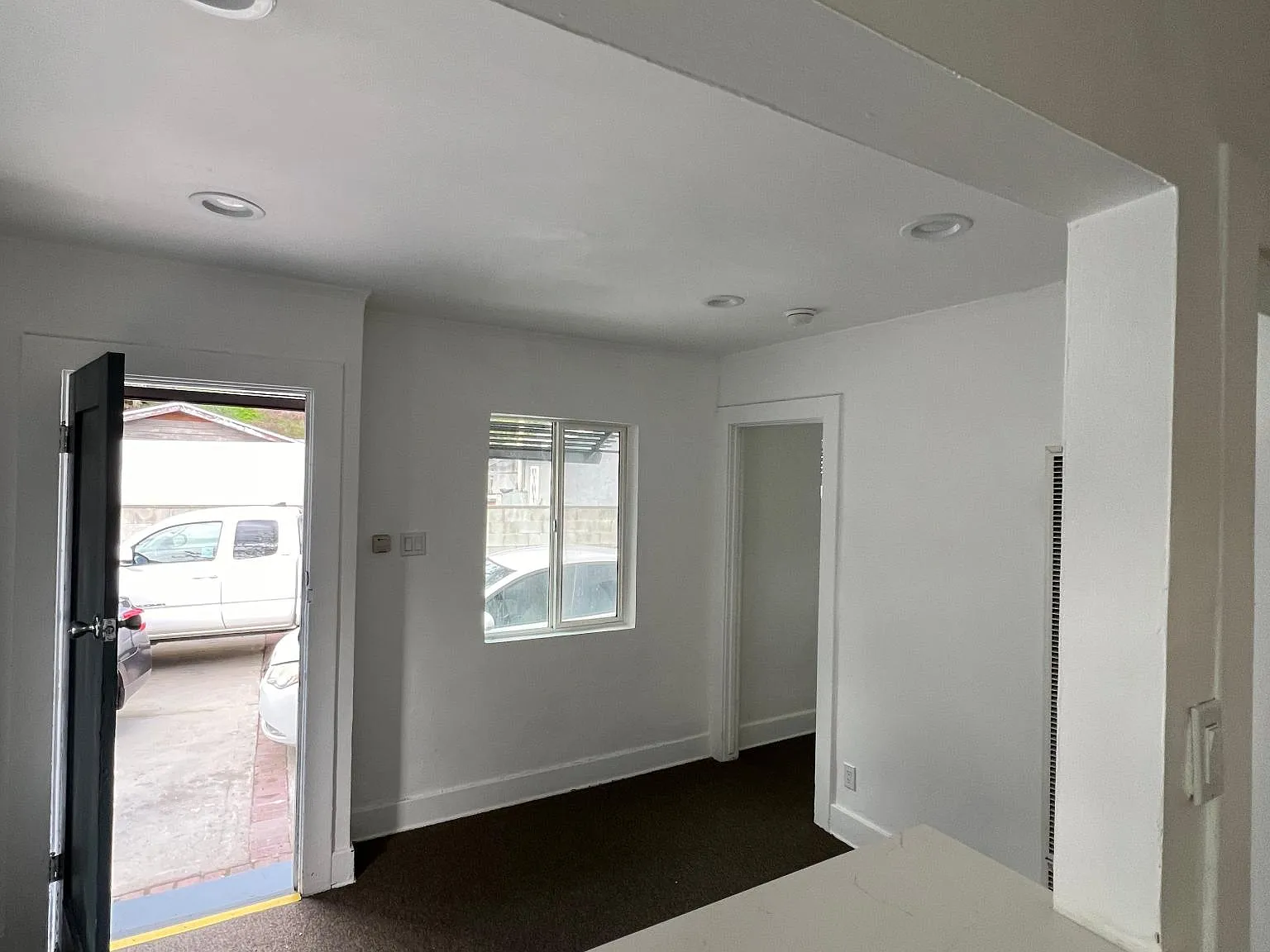 332 1/2 S Avenue 59 — Photo 4