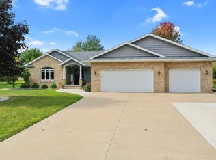 N7915 Creekside Dr, SHERWOOD, WI 54169