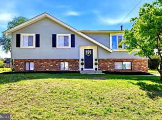 10 Windy Dr, Blackwood, NJ 08012