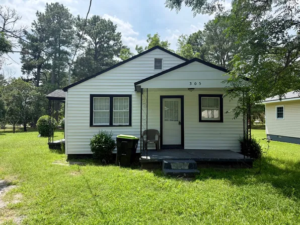 305 Maple St, Garysburg, NC 27831