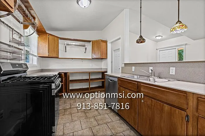 403 Shawn Dr — Photo 7