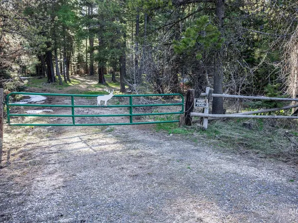 1757 W Mountain Rd, Cascade, ID 83615