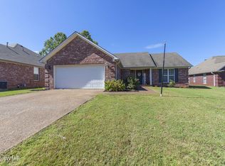 23 Rampart Dr, Jackson, TN 38305