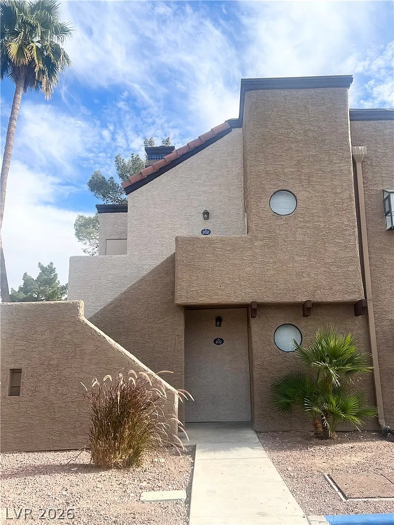 1 bed, 1.0 bath, 678 sqft, $840 — Photo 1