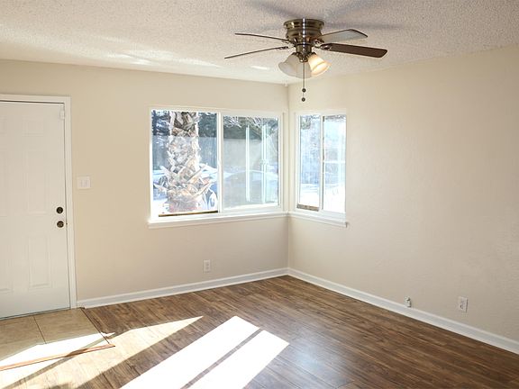 3rd image of 6121 N Glenn Ave