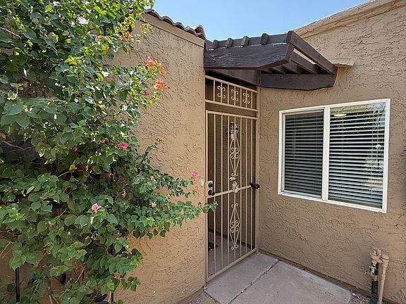 2nd image of 1231 E Bluebell Ln