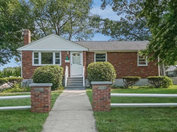 111 Crestfield Dr, Brockton, MA 02302