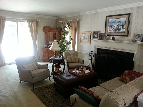 Spacious living room