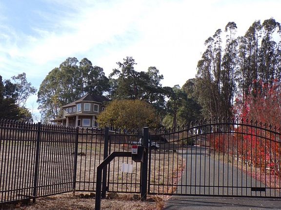 3rd image of 928 W Sierra Ave