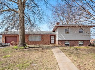 133 Indian Hill Dr, Belleville, IL