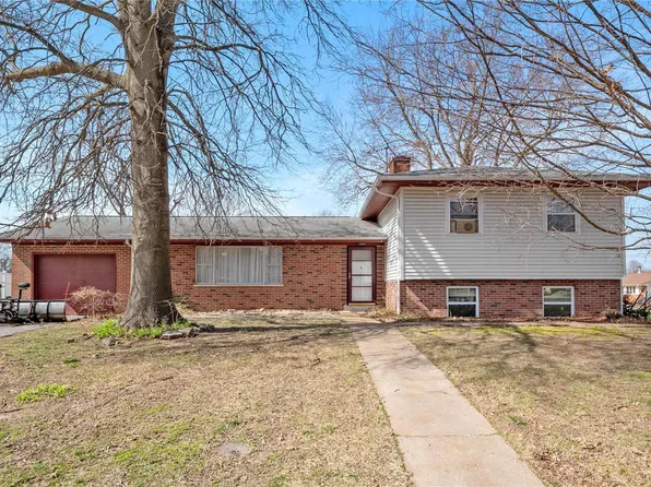 133 Indian Hill Dr, Belleville, IL 62223