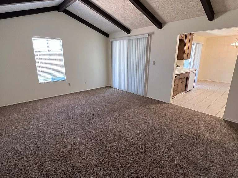 1322 Rose Ave — Photo 6