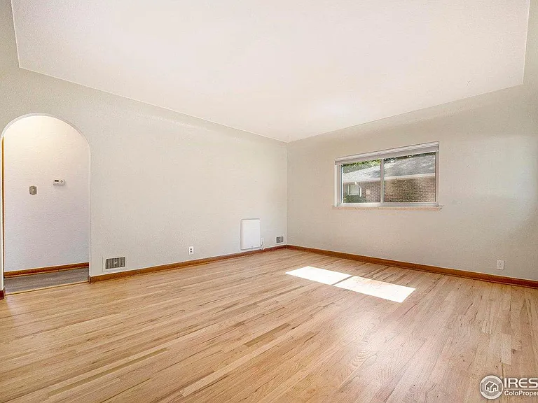 1114 Pratt St — Photo 7