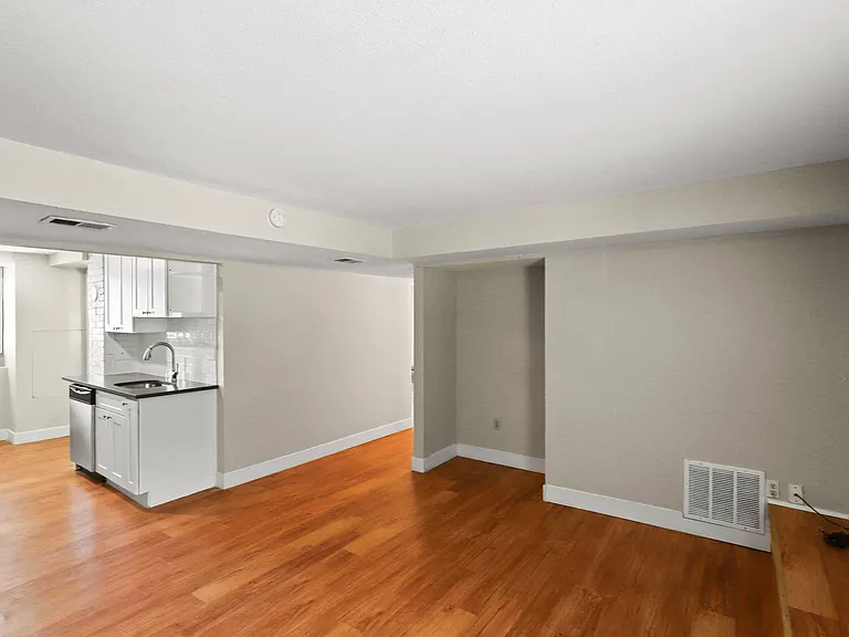 3004 Broadway St #1-3 — Photo 30
