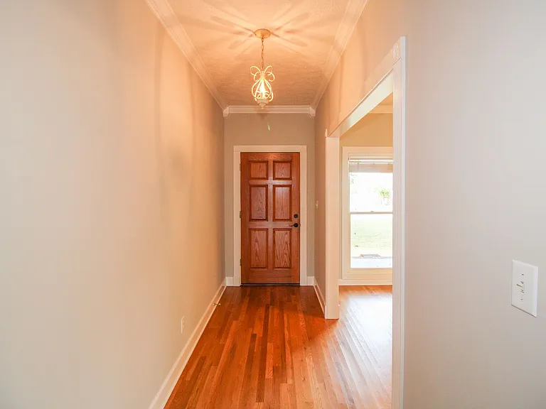 17524 Martin Dr — Photo 4