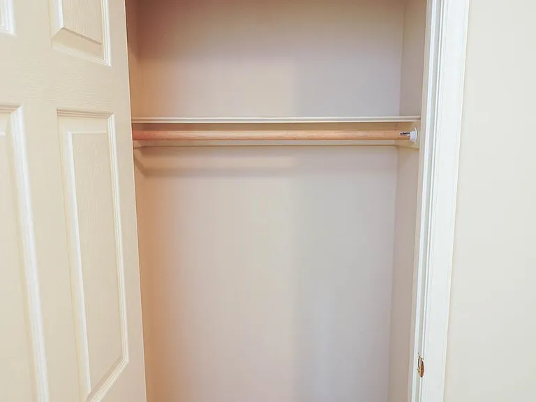 935 Queen Ave — Photo 38