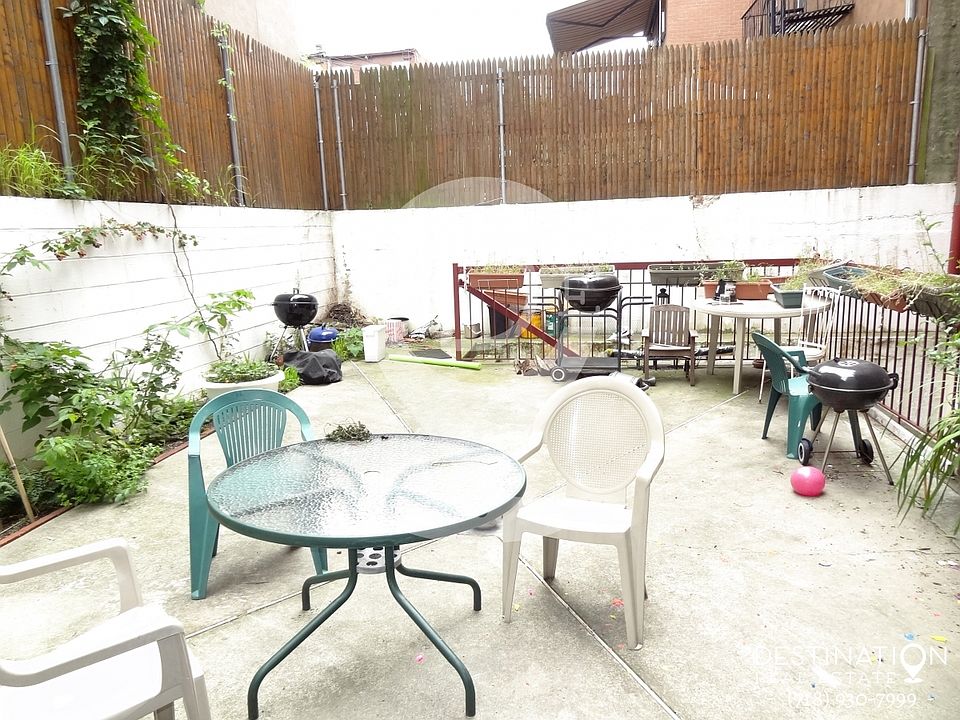 Shared Yard