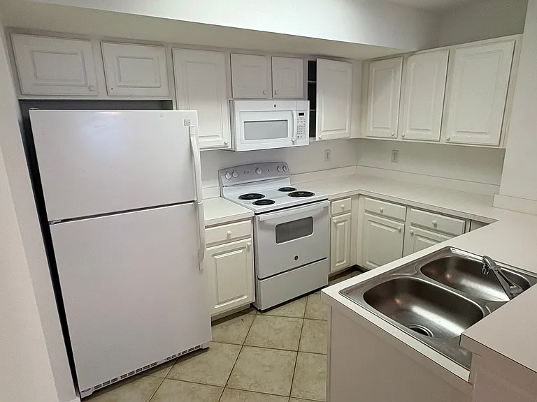 4127 Residence Dr #411 — Photo 6