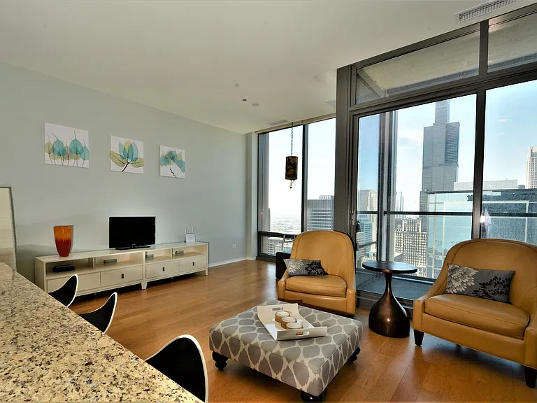 65 E Monroe St #4503 — Photo 2