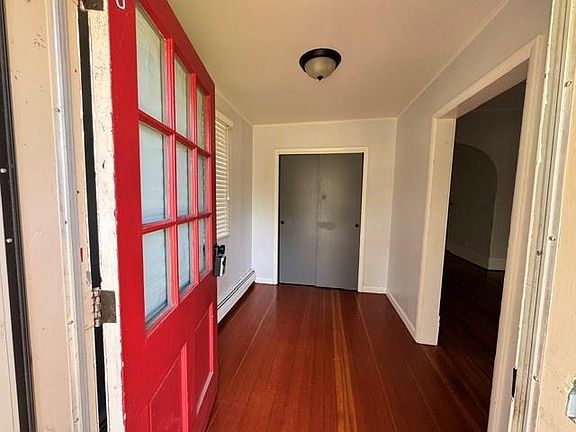 2nd image of 208 S Cottonwood St