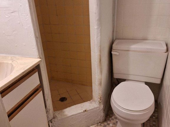 5th image of 840 N Emerson St #6