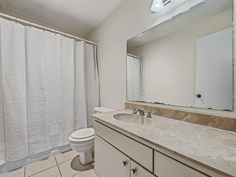 830 Threadneedle St #240 — Photo 24