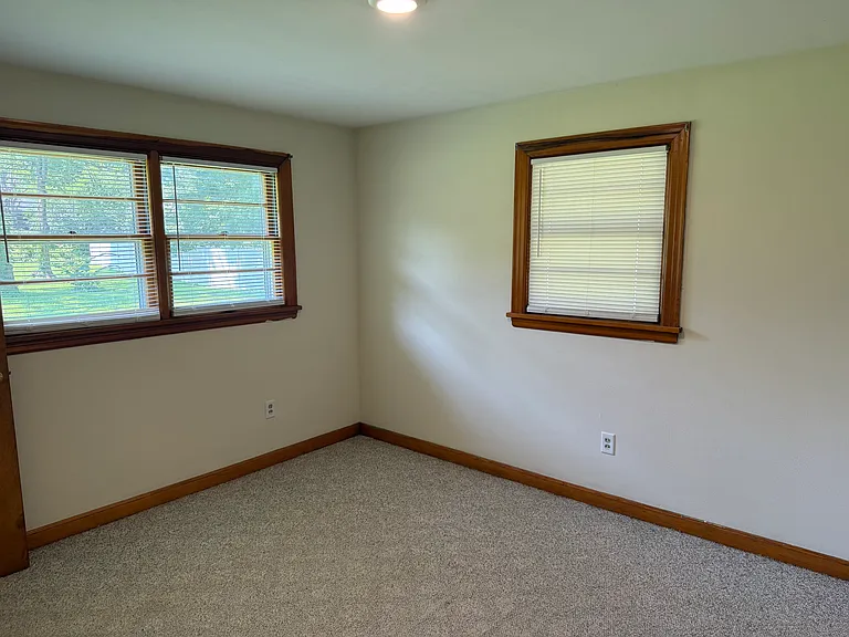 729 McElroy Way — Photo 11